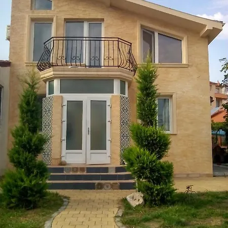 Beauty House & Lejlighed Burgas City